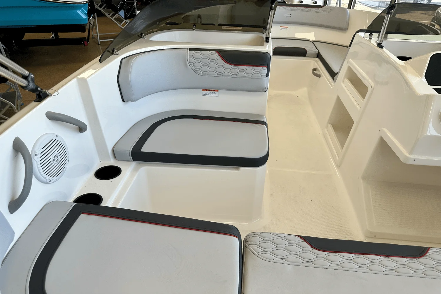 2025 Bayliner M17 Image Thumbnail #18