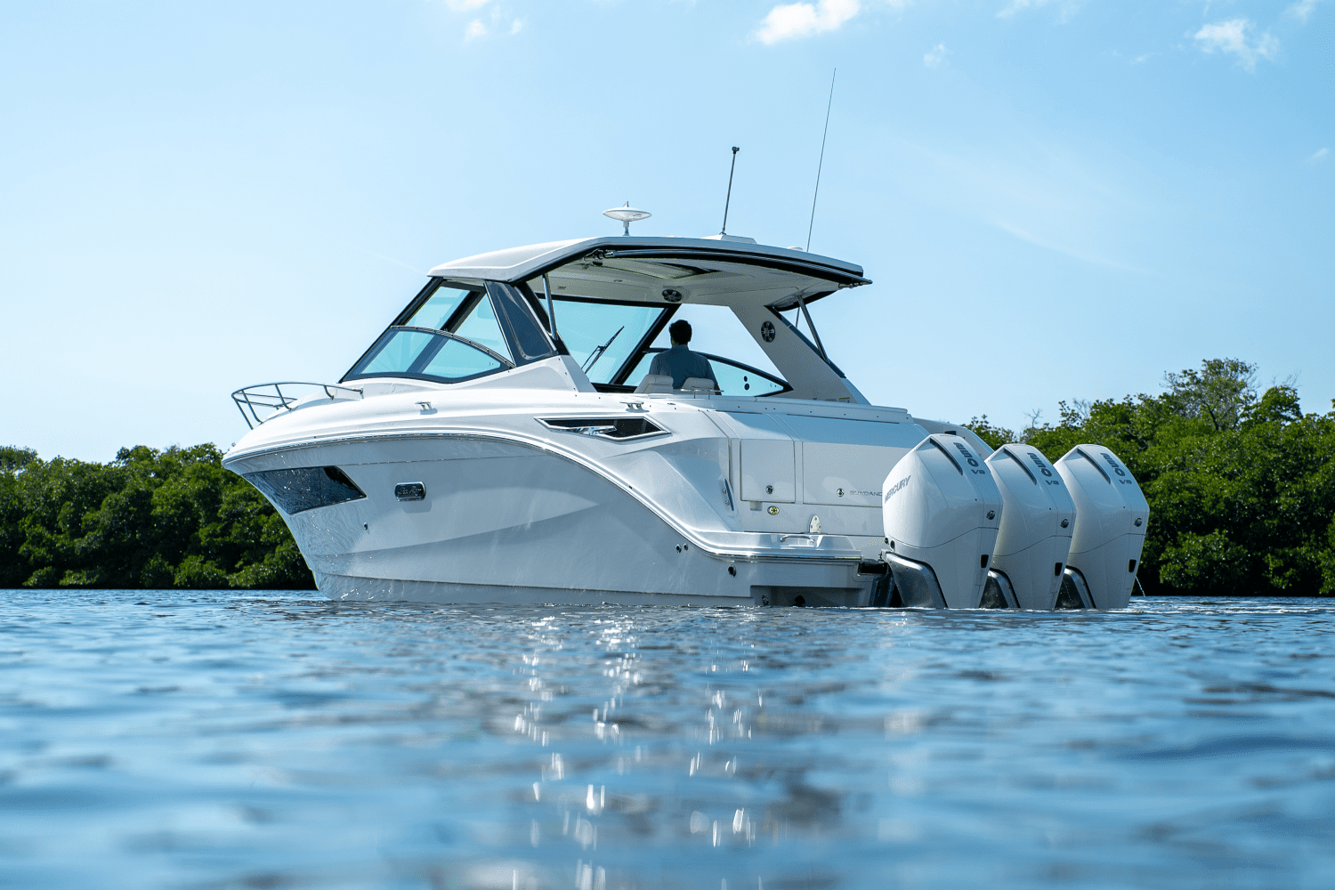 2025 Sea Ray Sundancer 320 Outboard Image Thumbnail #1