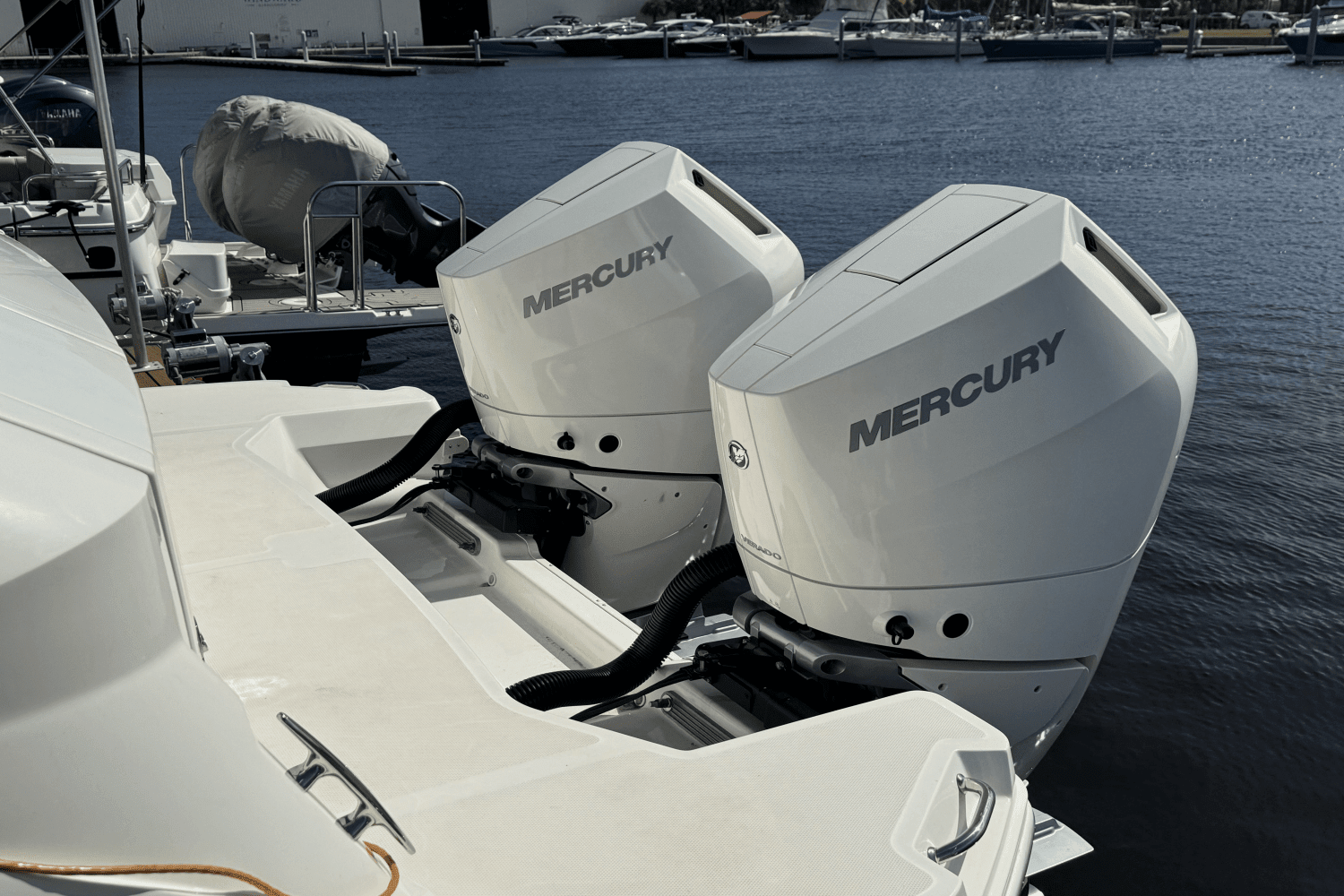 2024 Sea Ray 320 SUNDANCER OUTBOARD Image Thumbnail #31