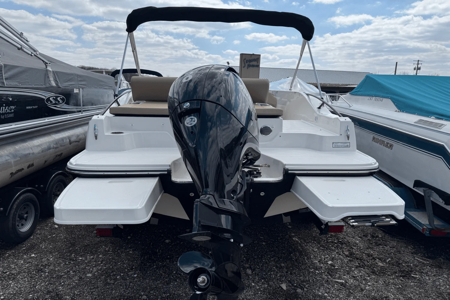 Thumbnail 4 for 2025 Bayliner D20