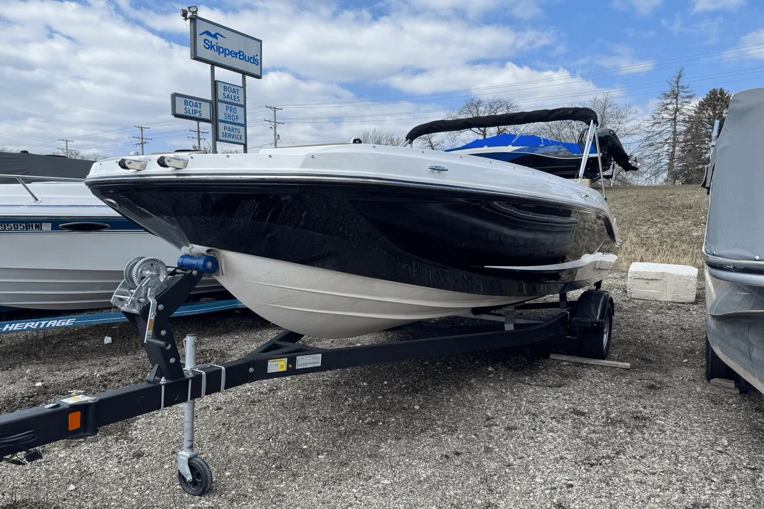 Thumbnail 2 for 2025 Bayliner D20