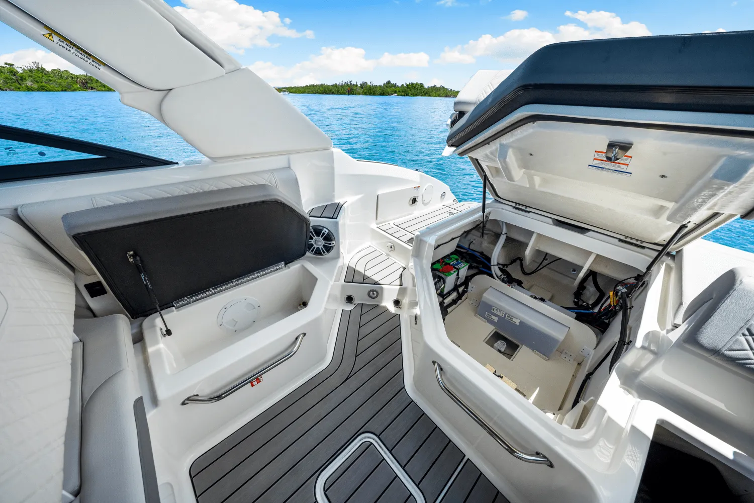 2025 Sea Ray SDX 250 Outboard Image Thumbnail #48