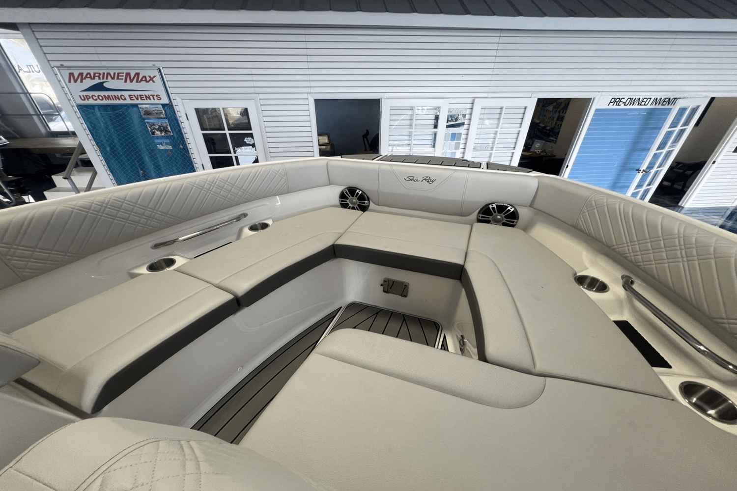 2025 Sea Ray SDX 250 Outboard Image Thumbnail #20