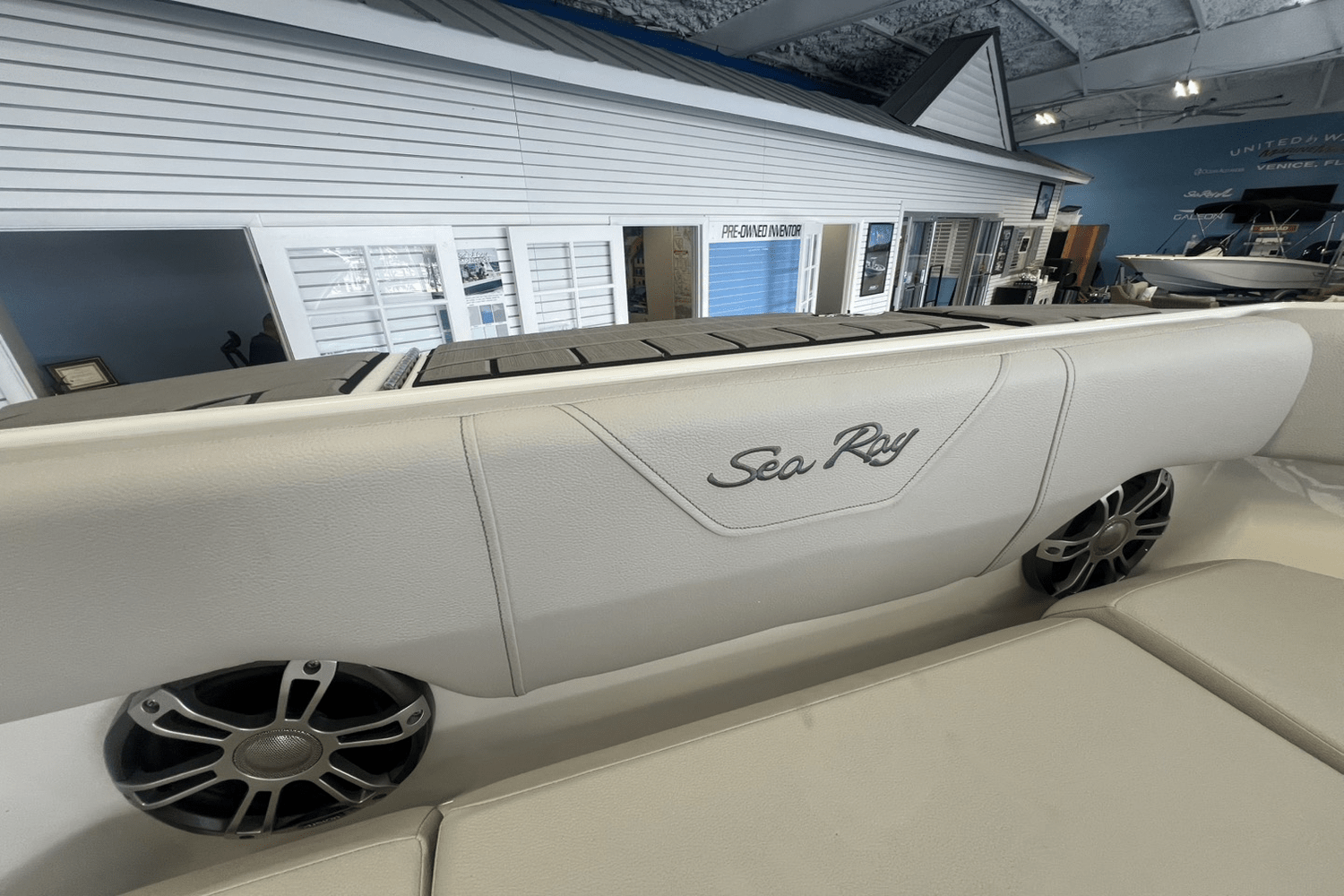 2025 Sea Ray SDX 250 Outboard Image Thumbnail #21
