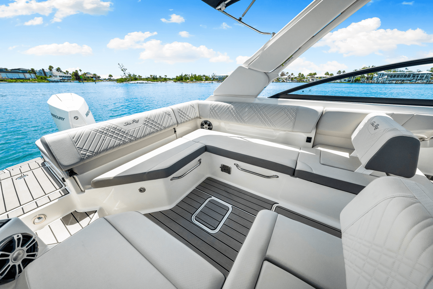 2025 Sea Ray SDX 250 Outboard Image Thumbnail #34