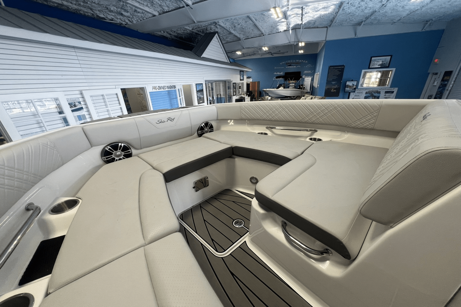 2025 Sea Ray SDX 250 Outboard Image Thumbnail #19