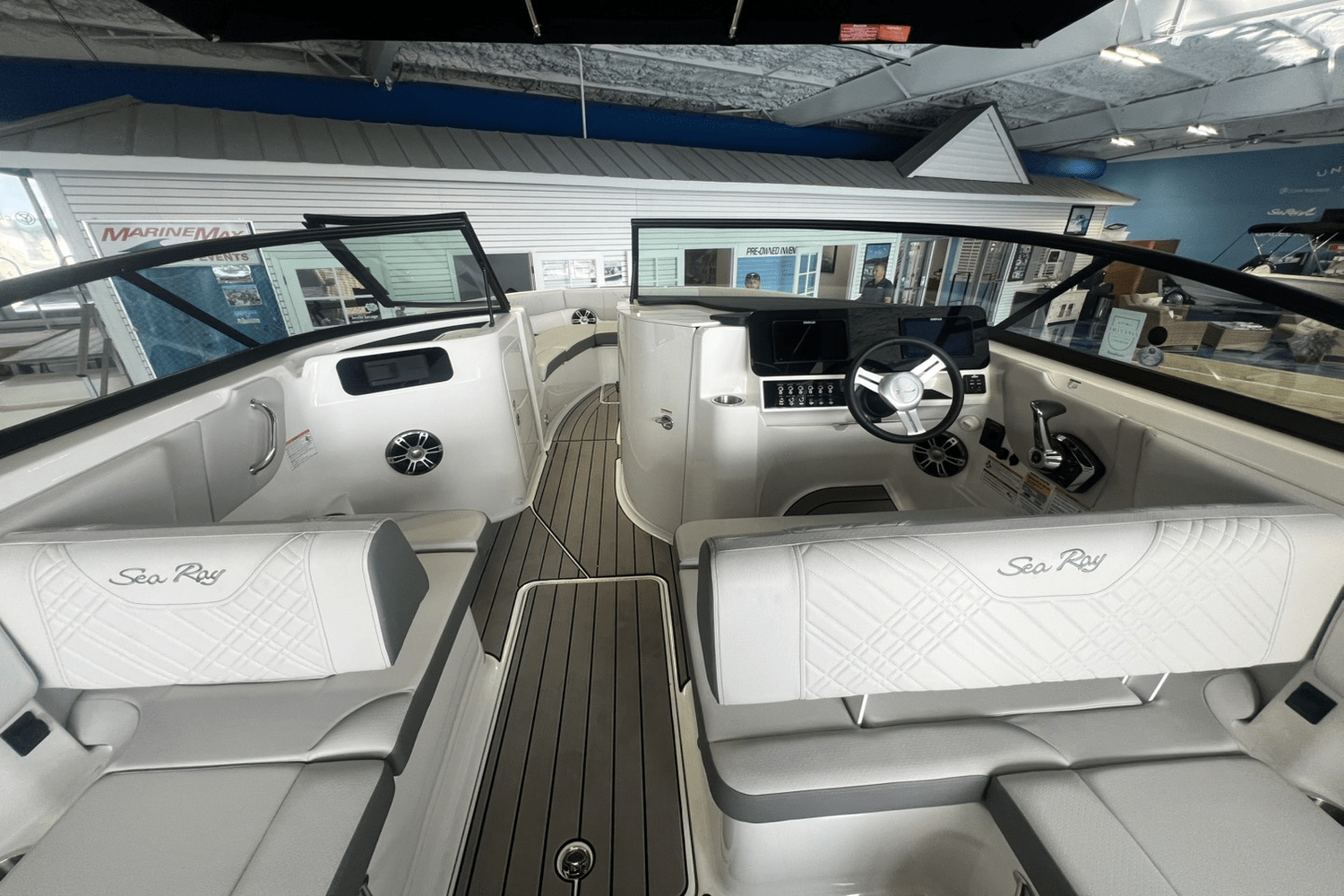 2025 Sea Ray SDX 250 Outboard Image Thumbnail #16