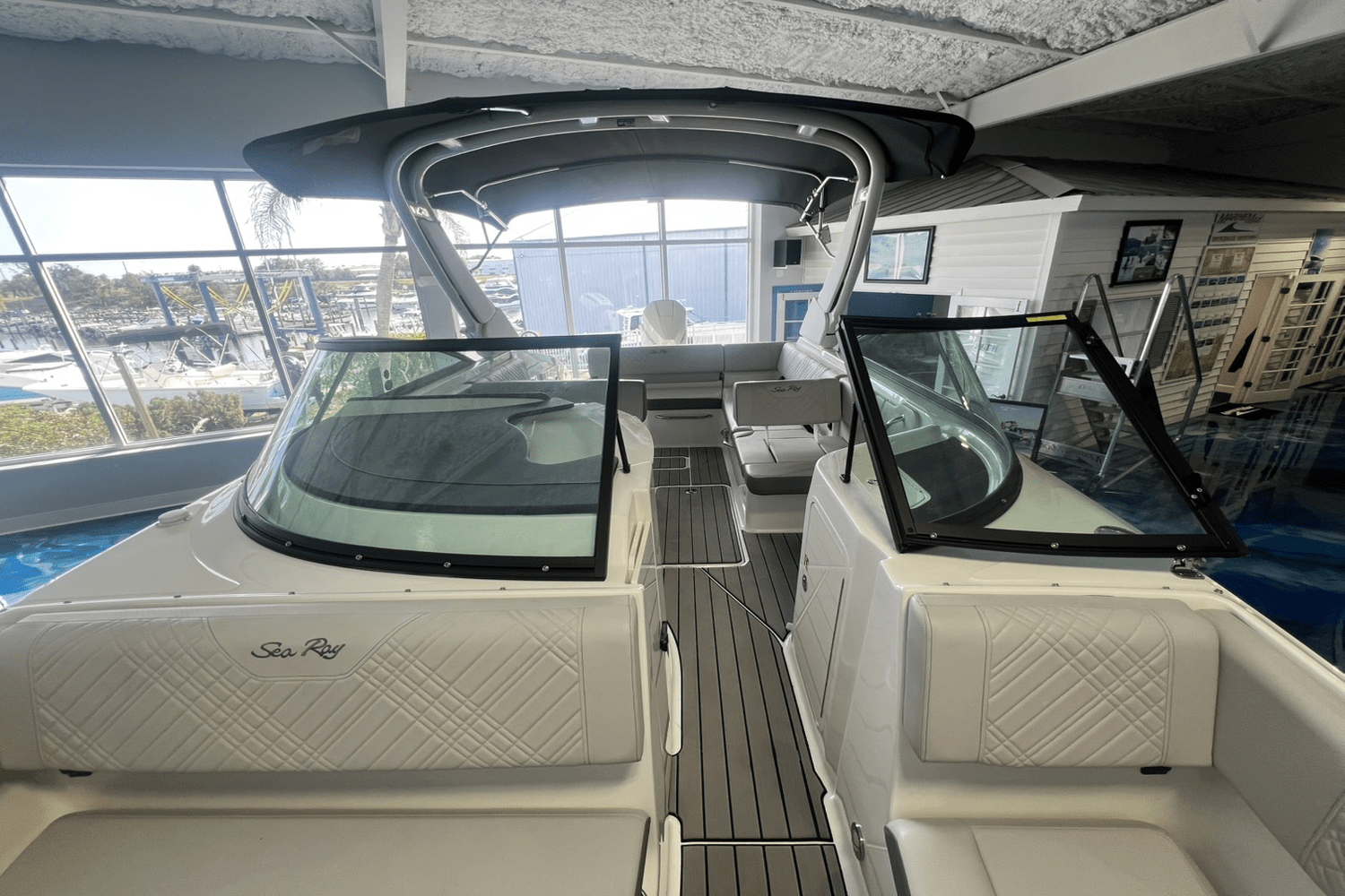 2025 Sea Ray SDX 250 Outboard Image Thumbnail #22
