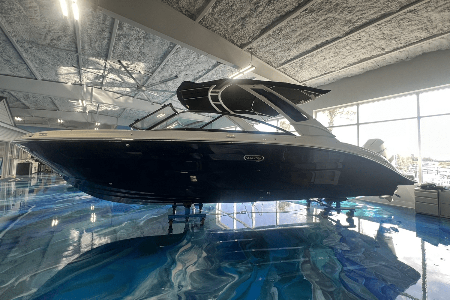 2025 Sea Ray SDX 250 Outboard Image Thumbnail #6