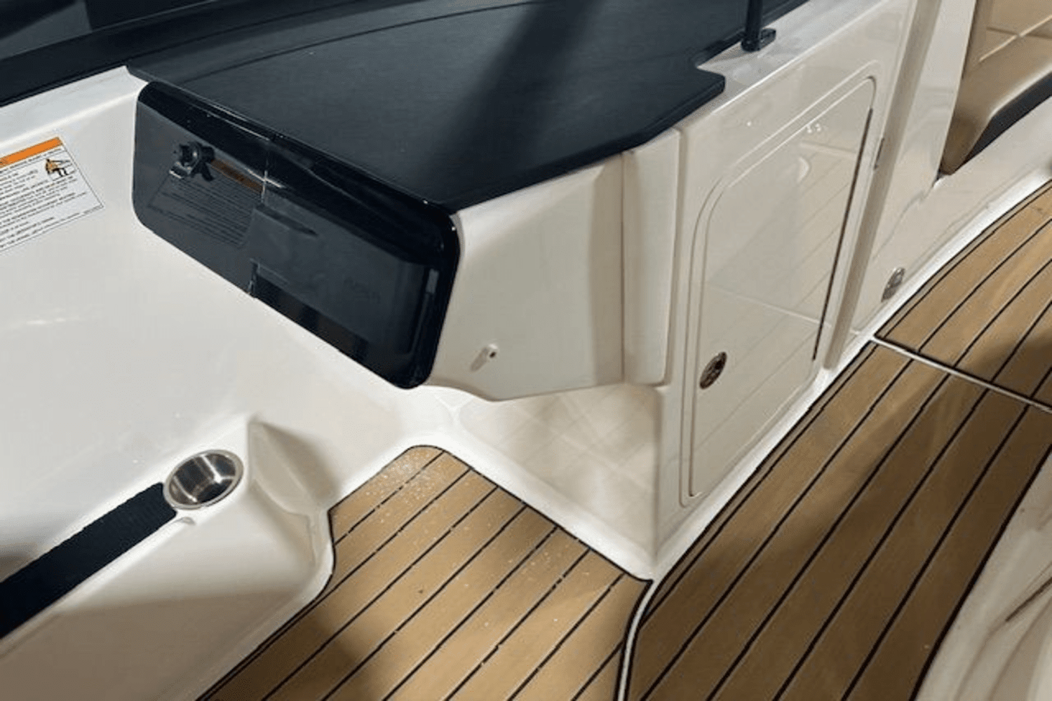 2025 Sea Ray SDX 270 Image Thumbnail #9