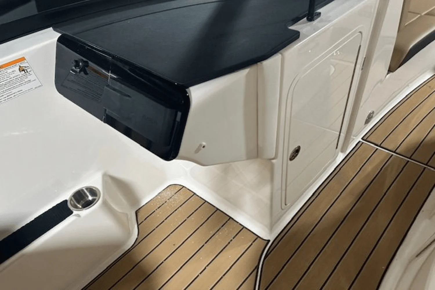 2025 Sea Ray SDX 270 Image Thumbnail #9