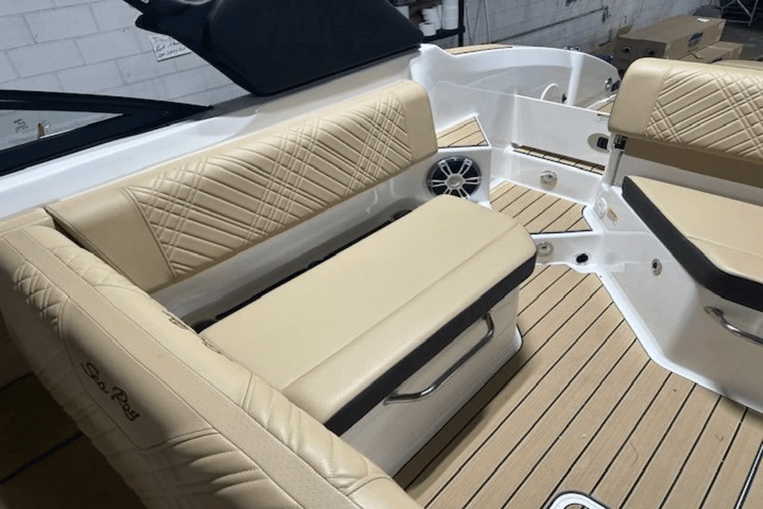 2025 Sea Ray SDX 270 Image Thumbnail #10