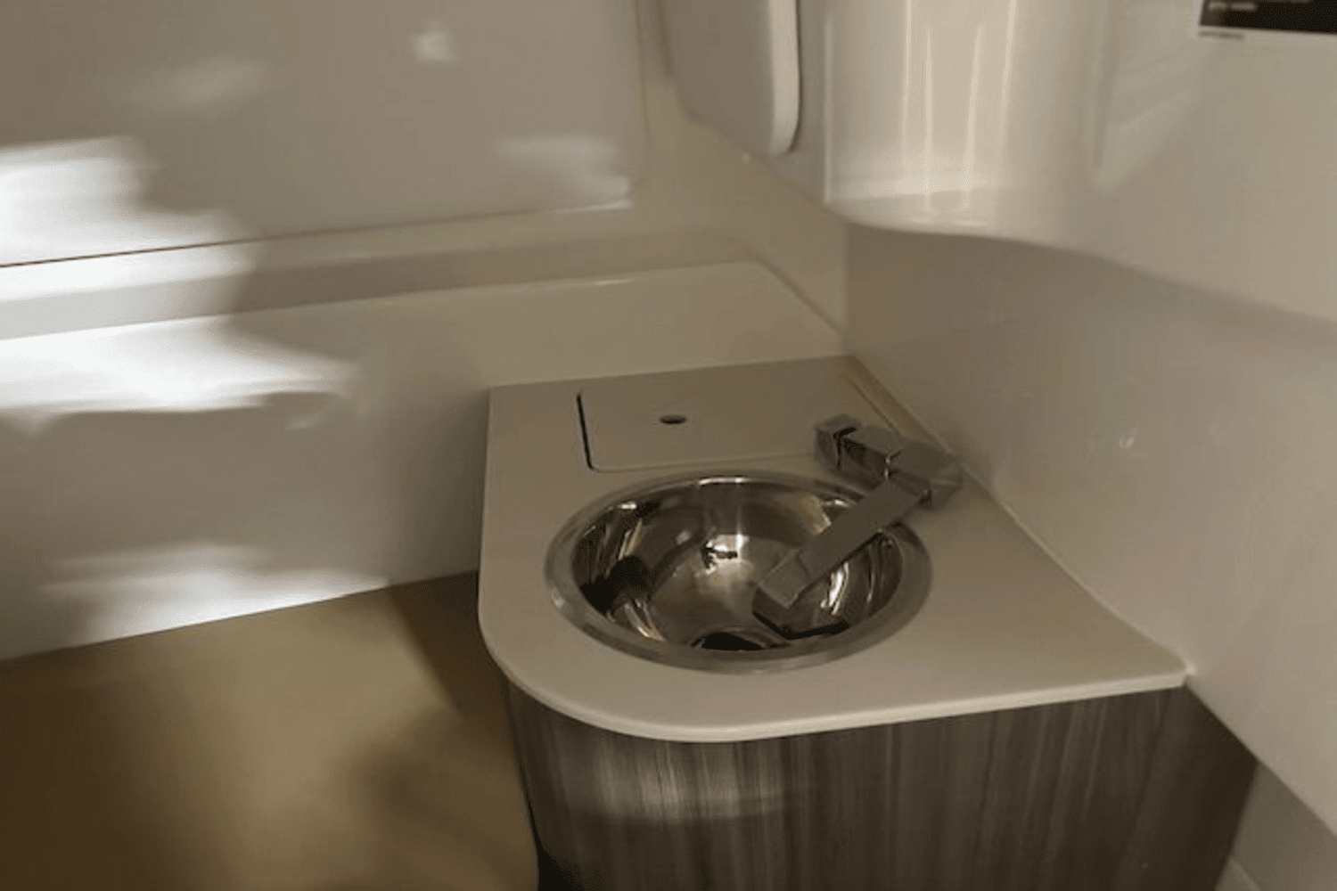 2025 Sea Ray SDX 270 Image Thumbnail #15