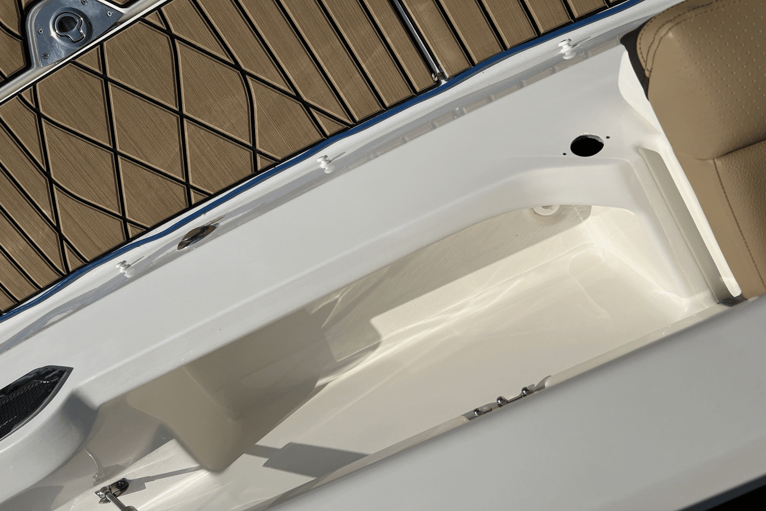 2025 Sea Ray
                                                             SLX 280 Image Thumbnail #19