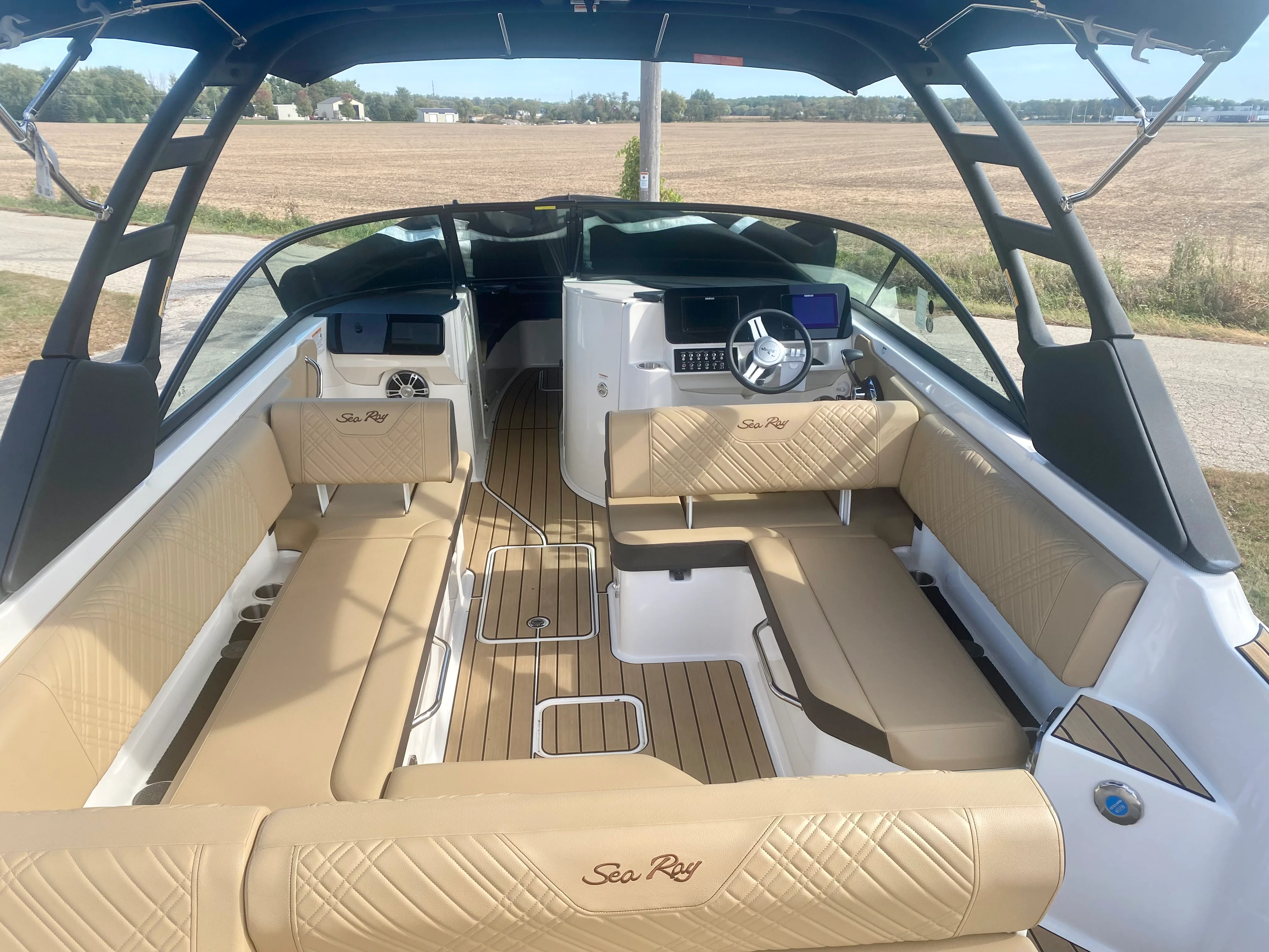 2025 Sea Ray SDX 270 Image Thumbnail #3