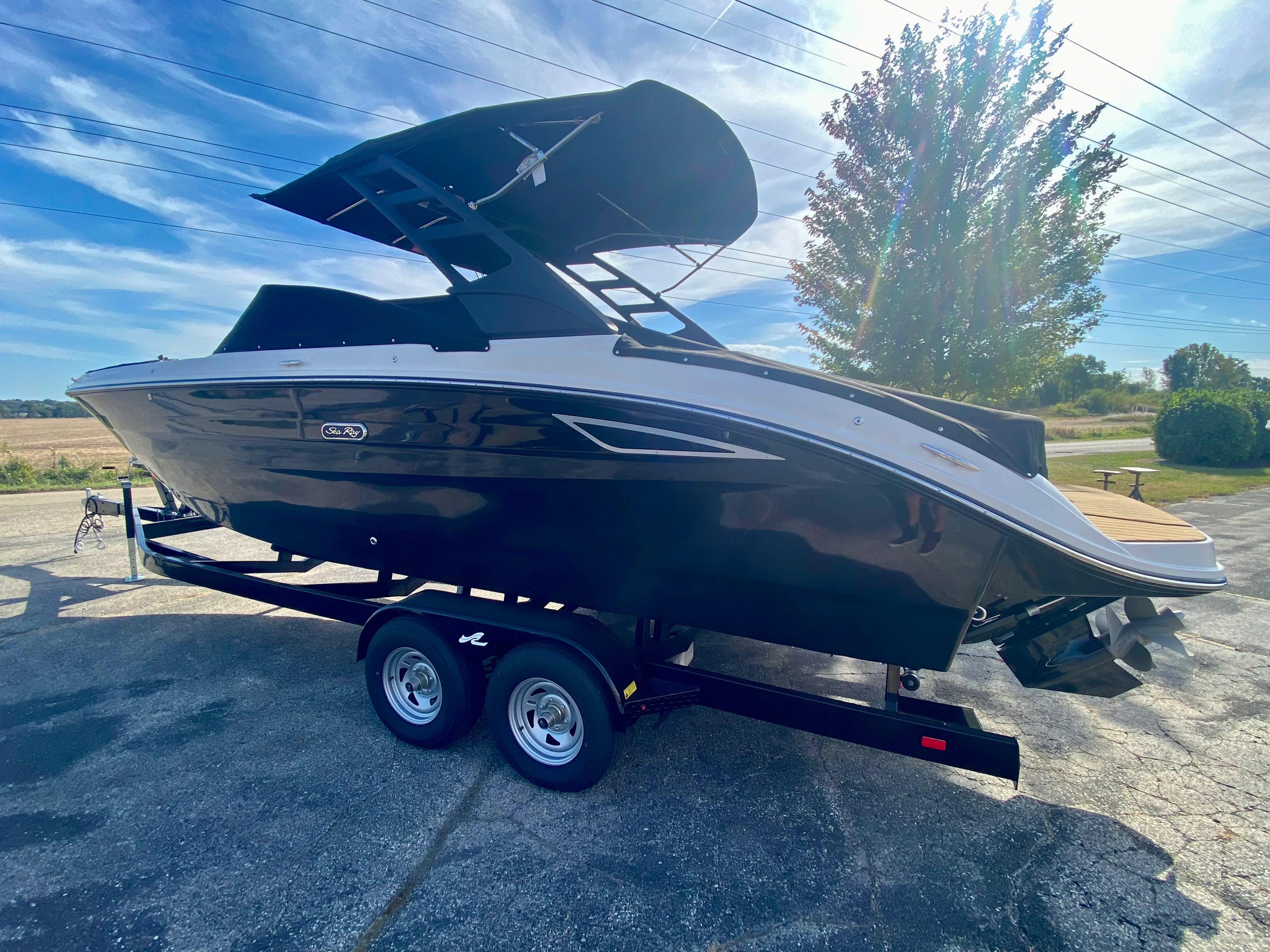 2025 Sea Ray SDX 270 Image Thumbnail #2