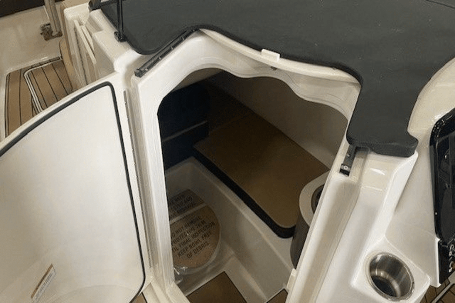 2025 Sea Ray
                                                             SDX 270 Image Thumbnail #29