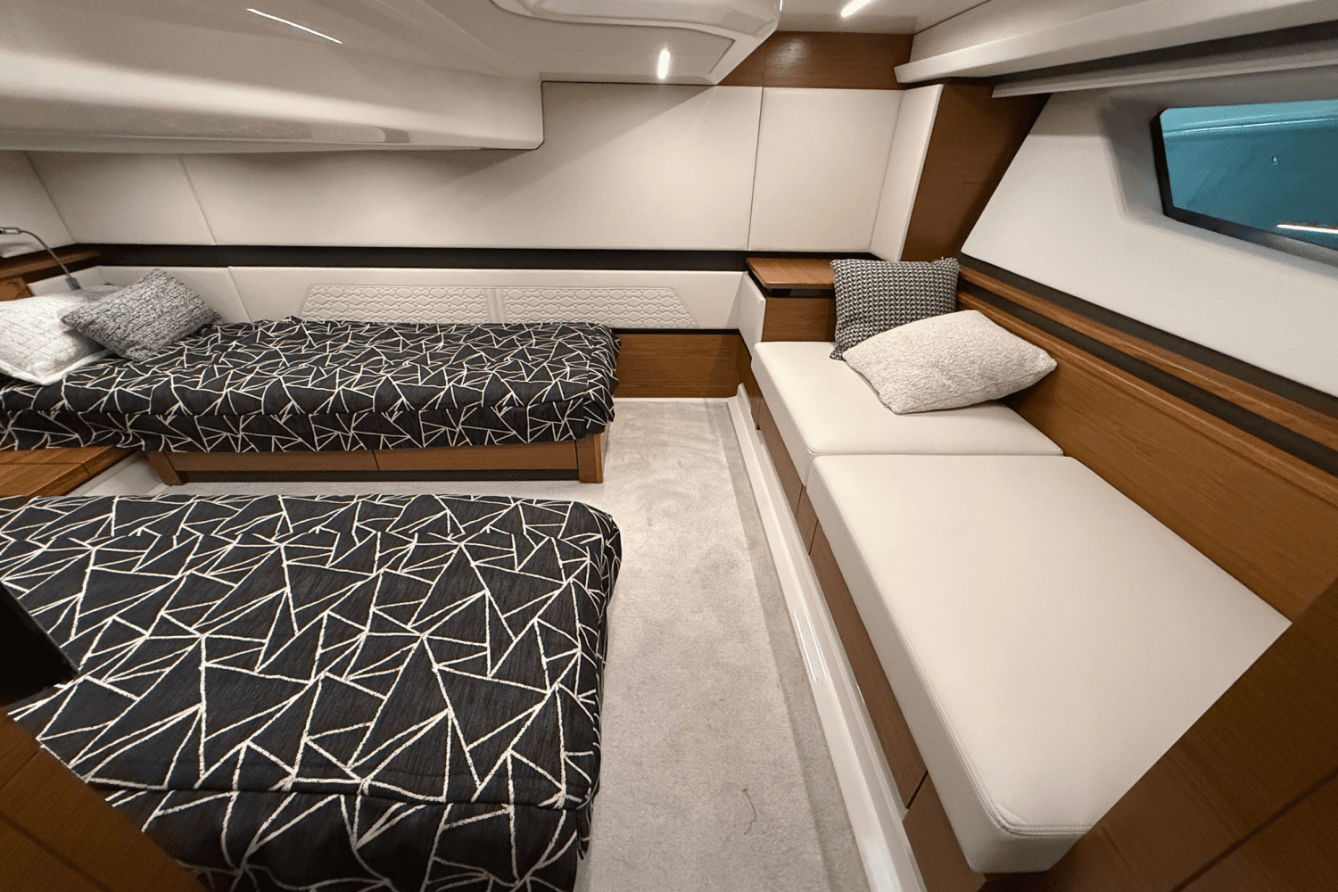 2025 Tiara Yachts
                                                             48 LE Image Thumbnail #24