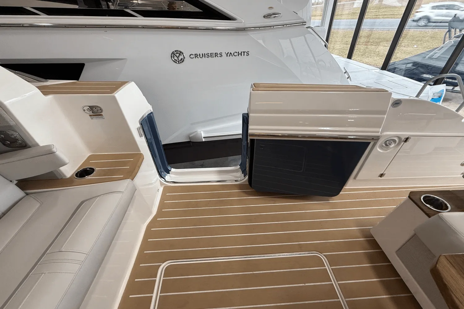 2025 Tiara Yachts 48 LE Image Thumbnail #17