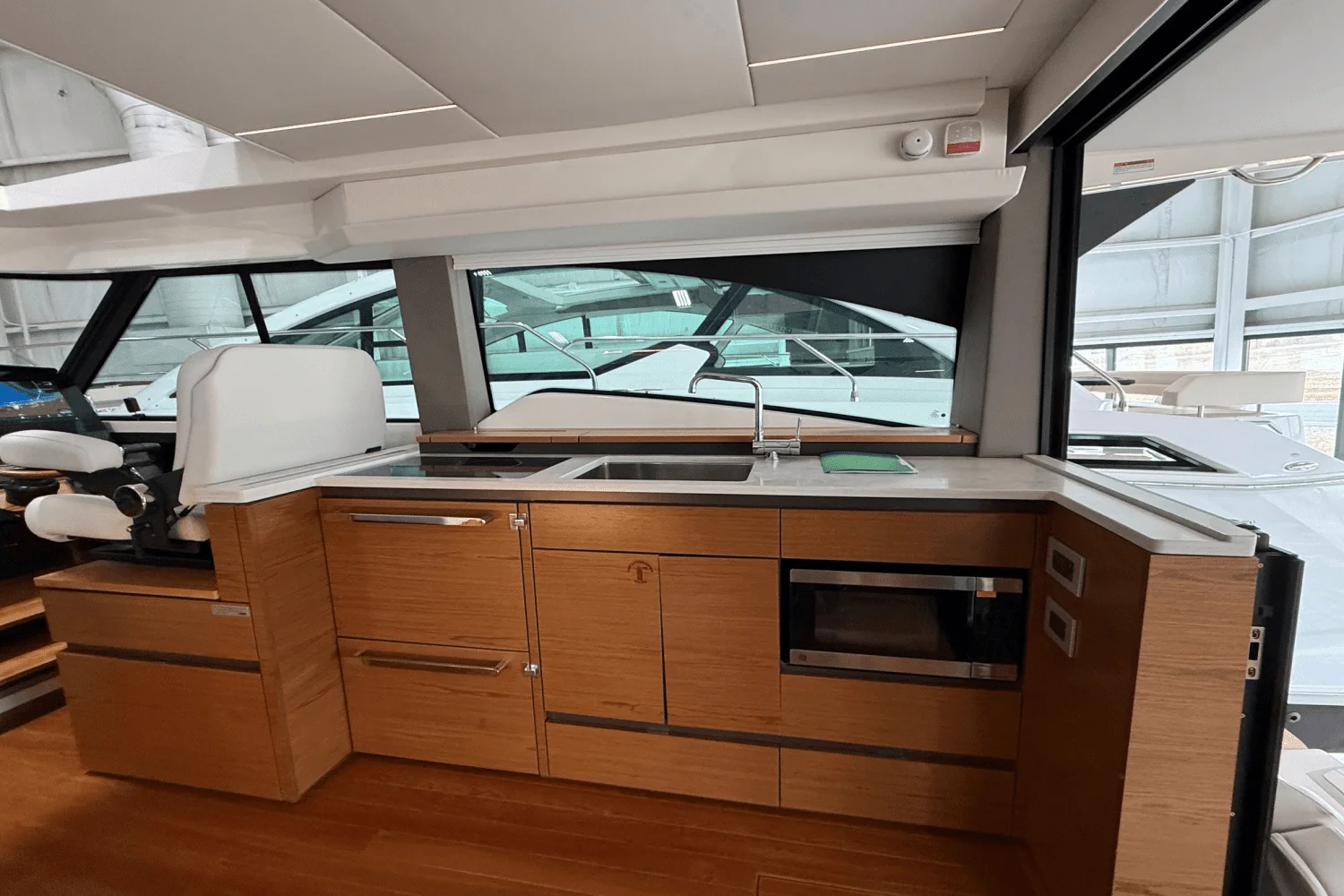 2025 Tiara Yachts 48 LE Image Thumbnail #21