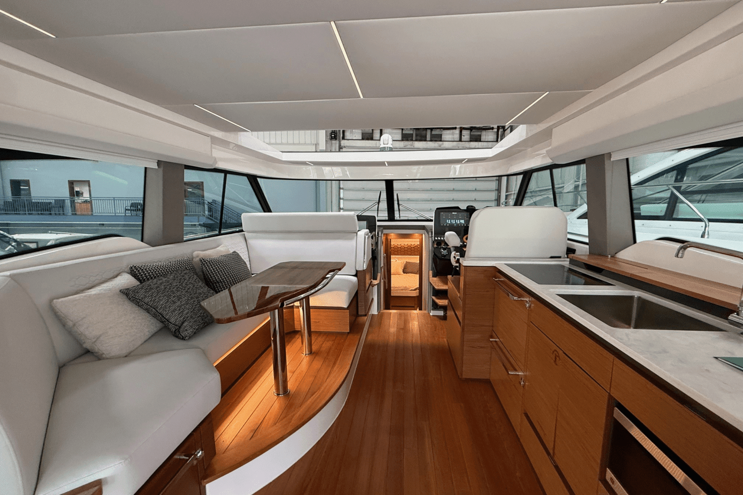 2025 Tiara Yachts 48 LE Image Thumbnail #19