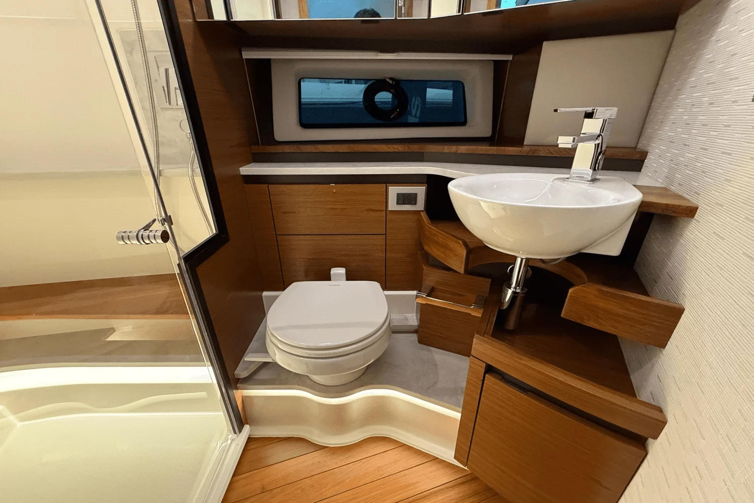 2025 Tiara Yachts 48 LE Image Thumbnail #29