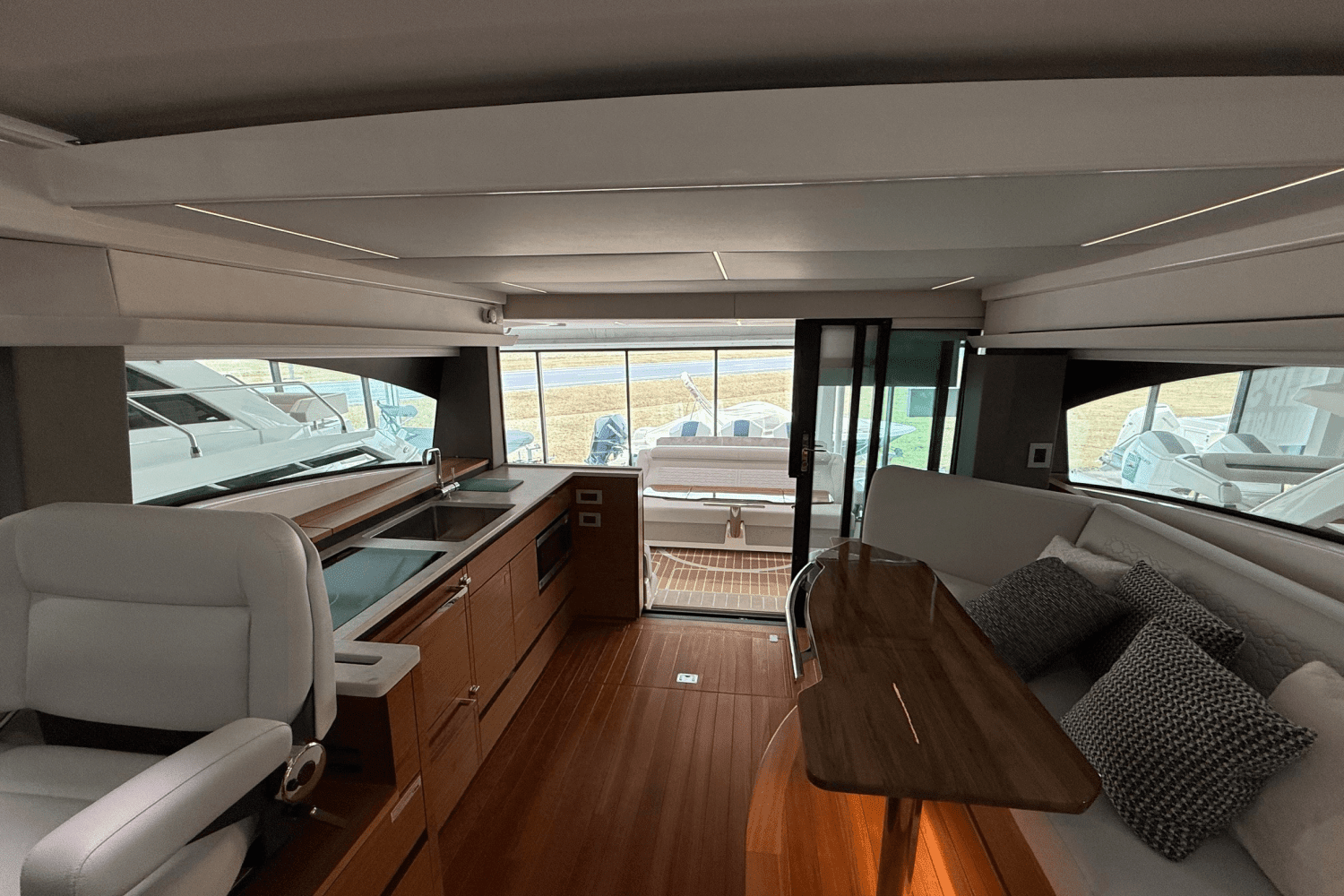 2025 Tiara Yachts 48 LE Image Thumbnail #20