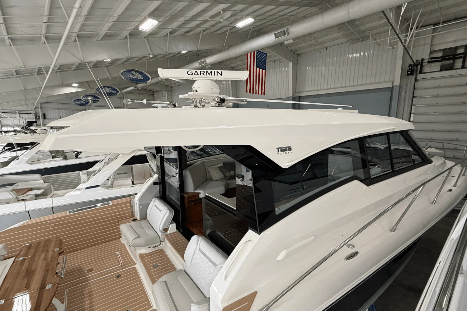 2025 Tiara Yachts 48 LE Image Thumbnail #4