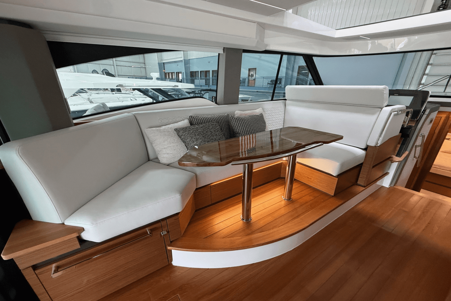 2025 Tiara Yachts 48 LE Image Thumbnail #23