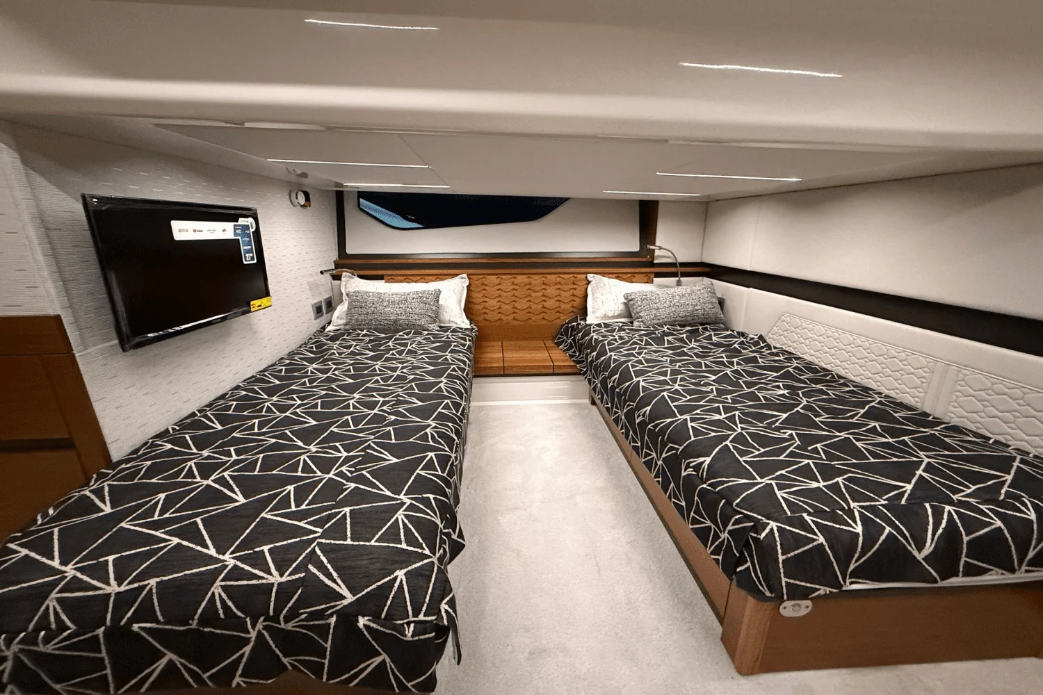 2025 Tiara Yachts 48 LE Image Thumbnail #25