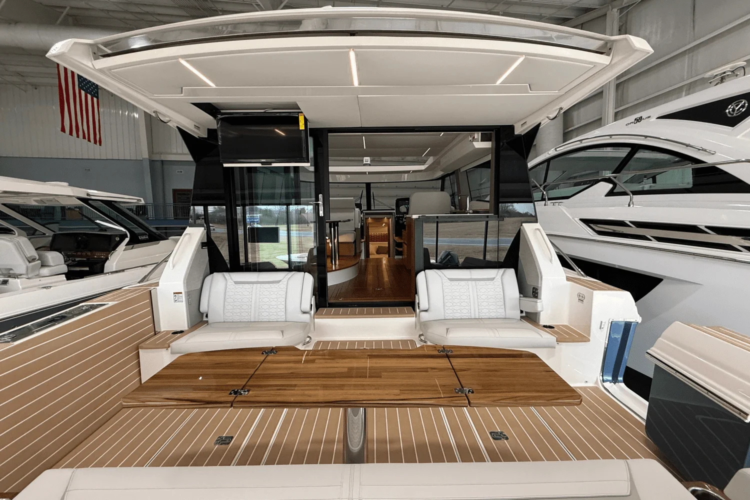 2025 Tiara Yachts 48 LE Image Thumbnail #11