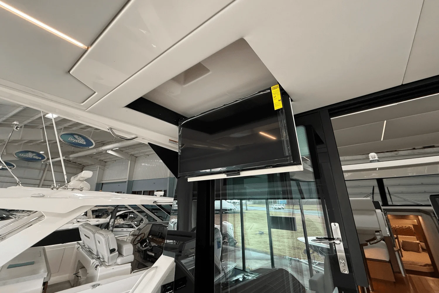 2025 Tiara Yachts 48 LE Image Thumbnail #9