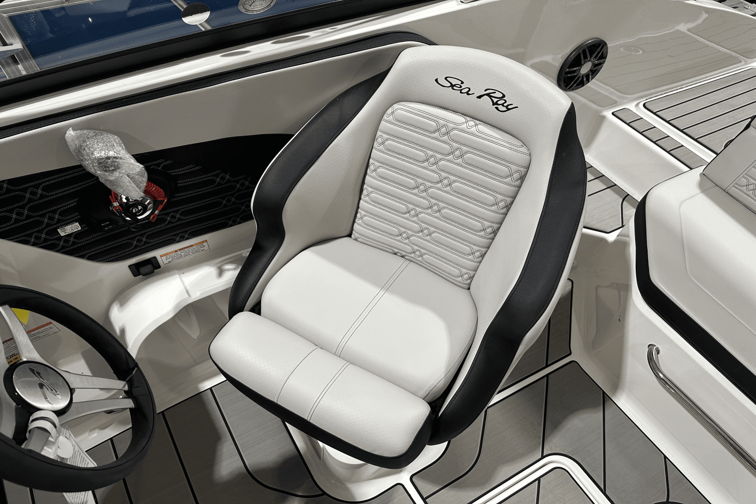 2025 Sea Ray
                                                             SPX 190 Outboard Image Thumbnail #8