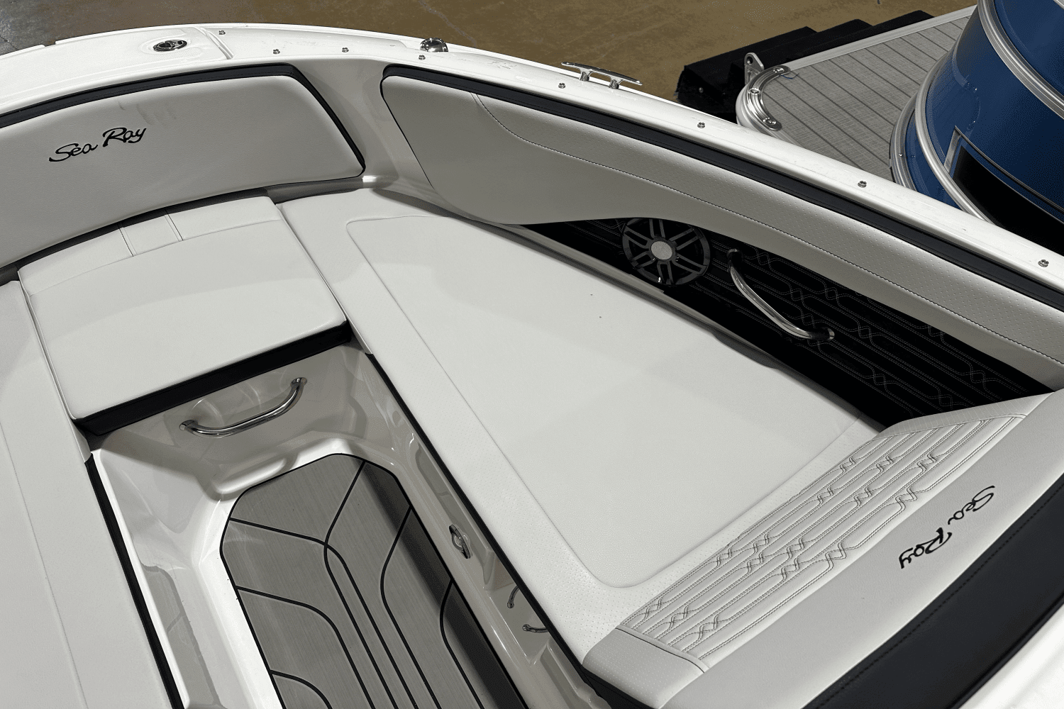 2025 Sea Ray
                                                             SPX 190 Outboard Image Thumbnail #4