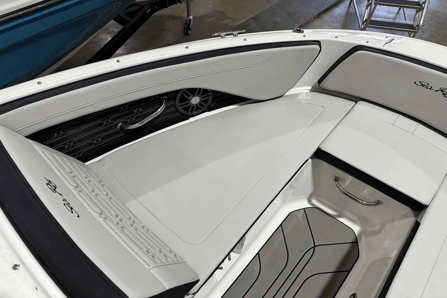 2025 Sea Ray
                                                             SPX 190 Outboard Image Thumbnail #3