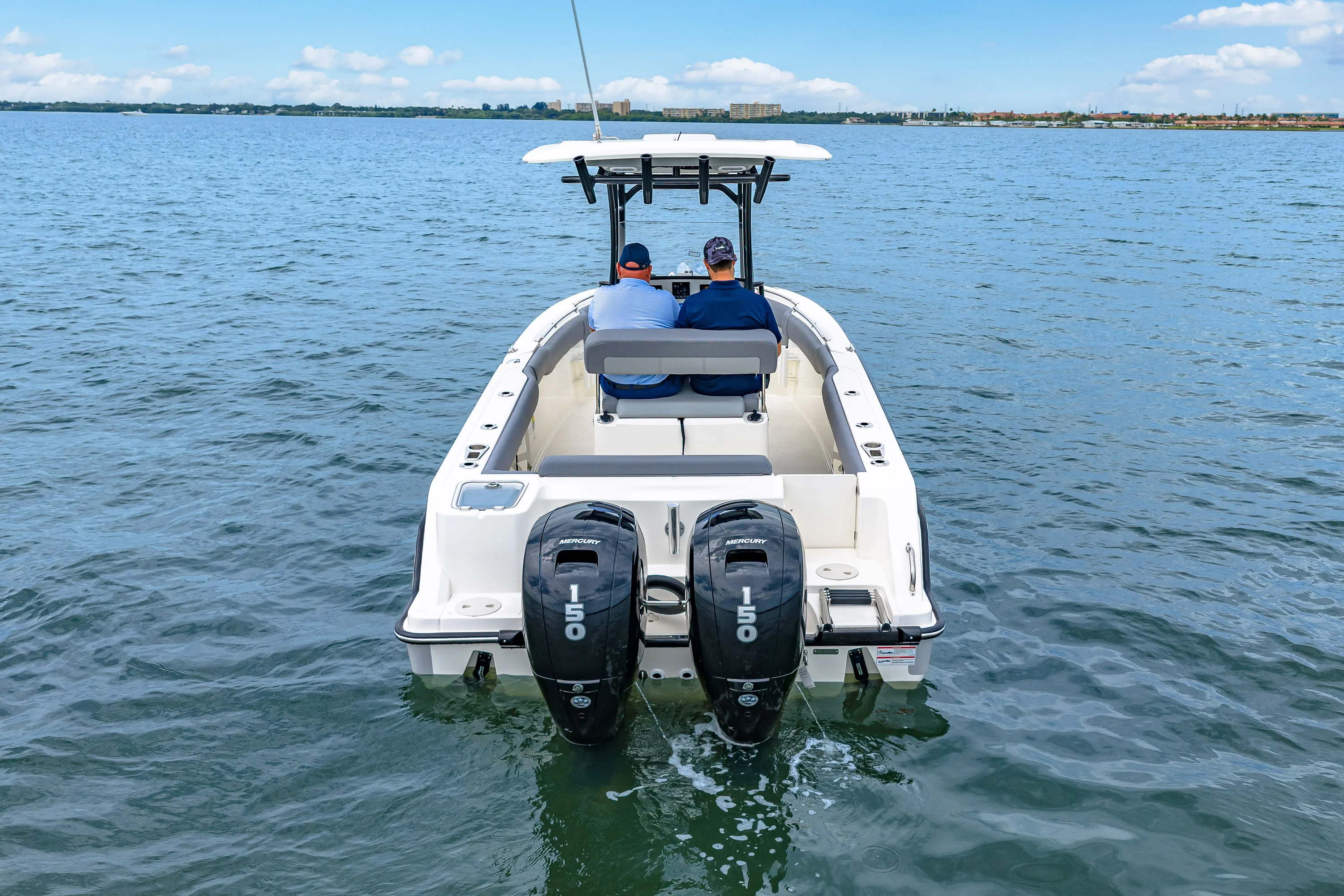 2025 Boston Whaler 230 Outrage Image Thumbnail #9