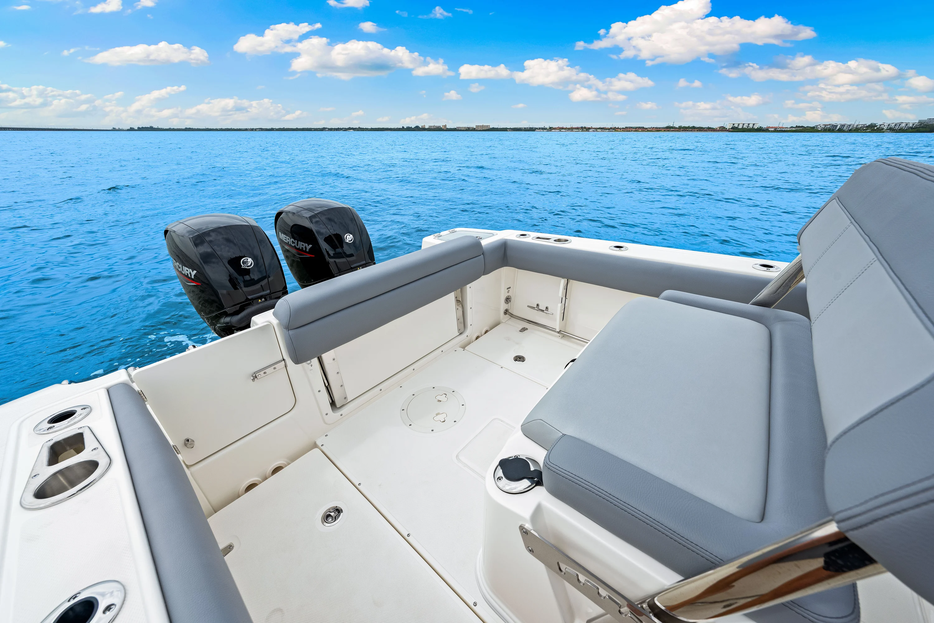 2025 Boston Whaler 230 Outrage Image Thumbnail #44
