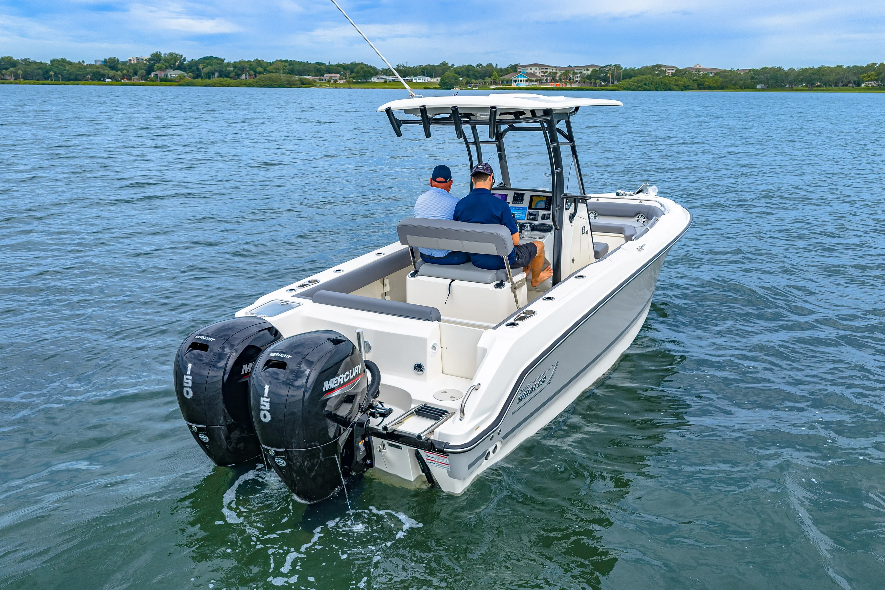 2025 Boston Whaler 230 Outrage Image Thumbnail #18