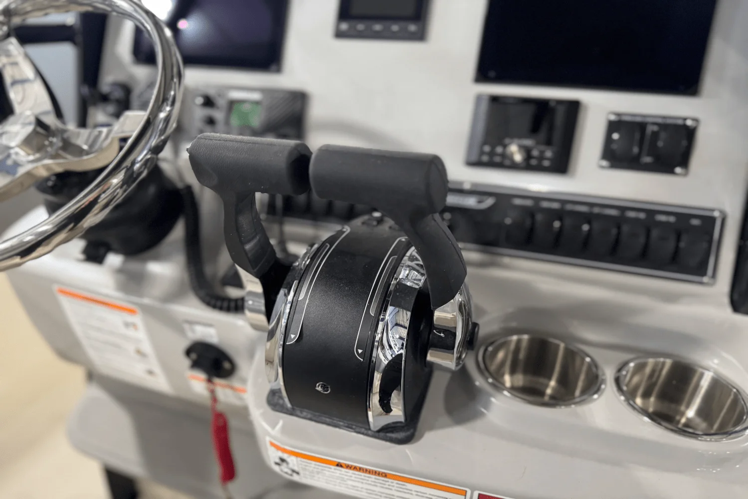 2025 Boston Whaler 230 Outrage Image Thumbnail #8