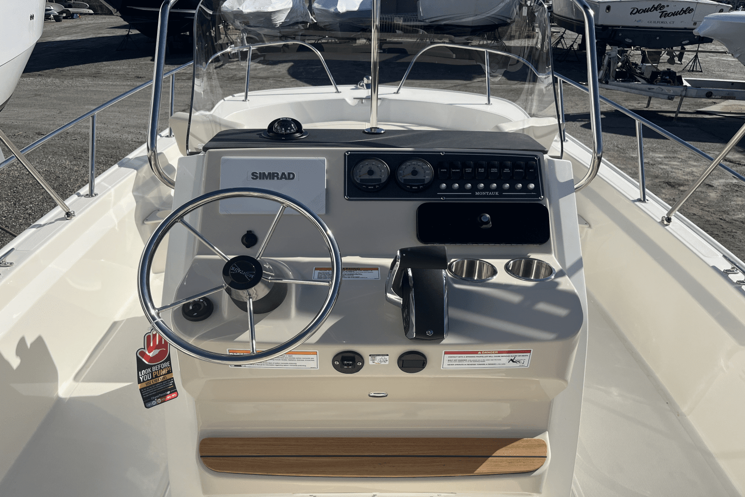 2025 Boston Whaler 210 Montauk Image Thumbnail #8