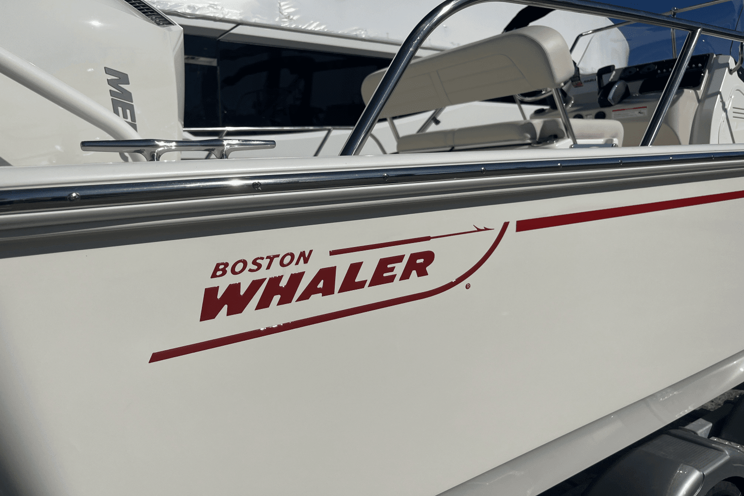 2025 Boston Whaler 210 Montauk Image Thumbnail #14