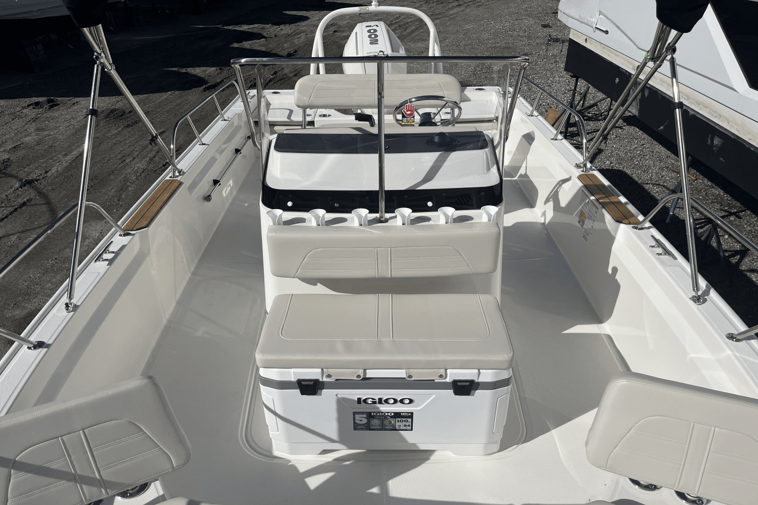 2025 Boston Whaler 210 Montauk Image Thumbnail #13