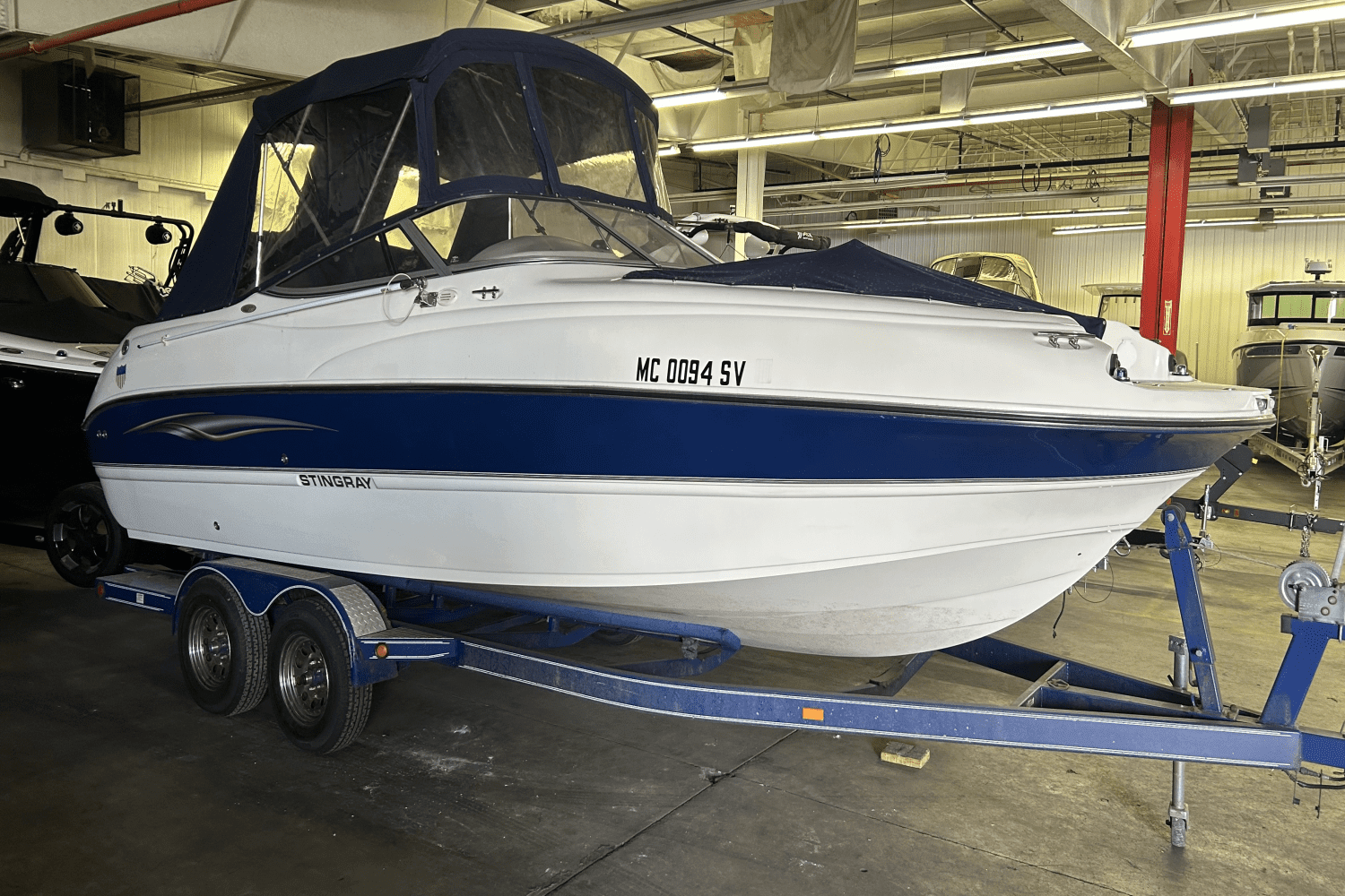 2004 Stingray
                                                             220 DR Image Thumbnail #15