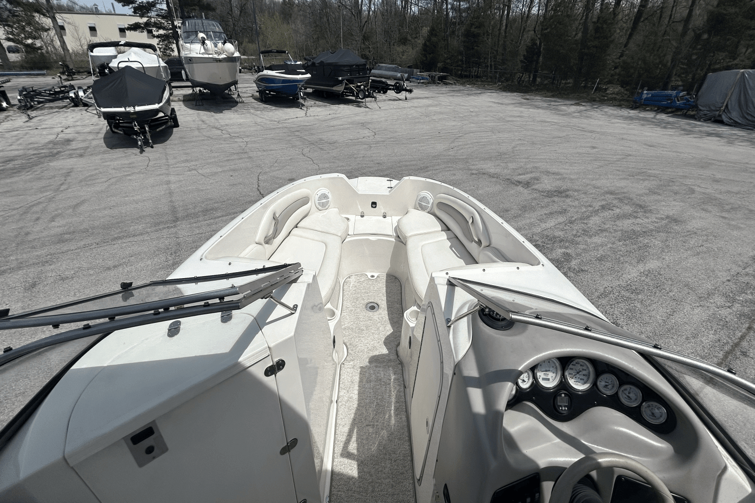 2004 Stingray
                                                             220 DR Image Thumbnail #9