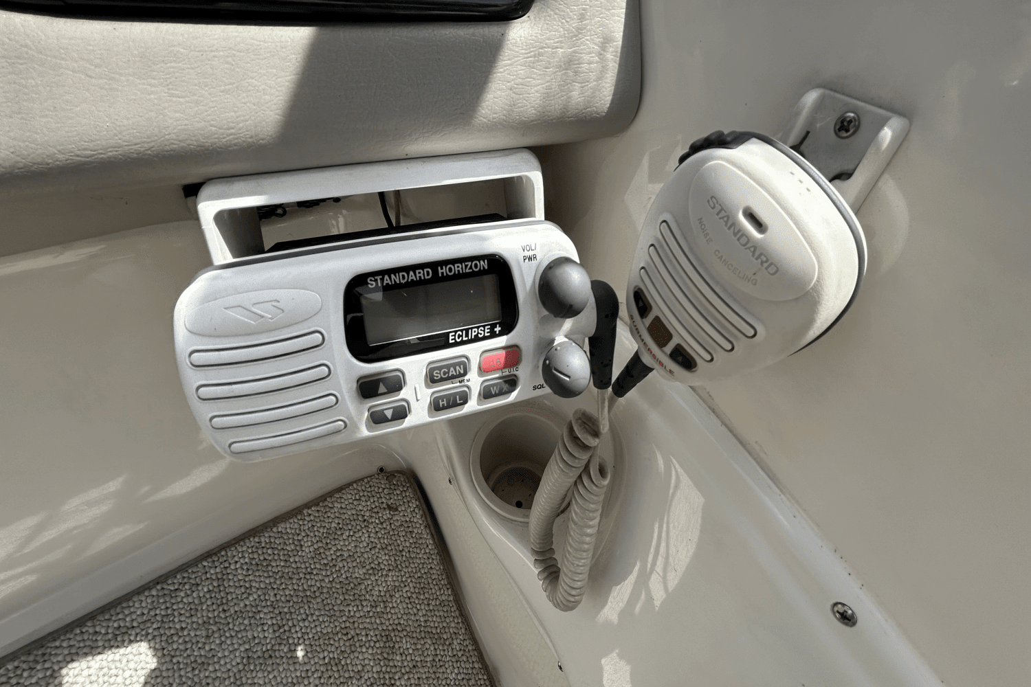 2004 Stingray
                                                             220 DR Image Thumbnail #13