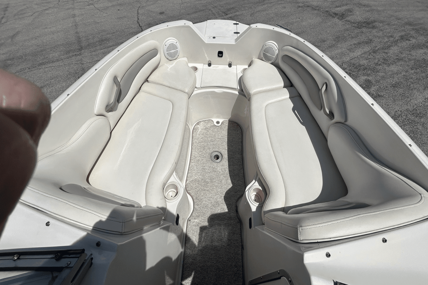 2004 Stingray
                                                             220 DR Image Thumbnail #6