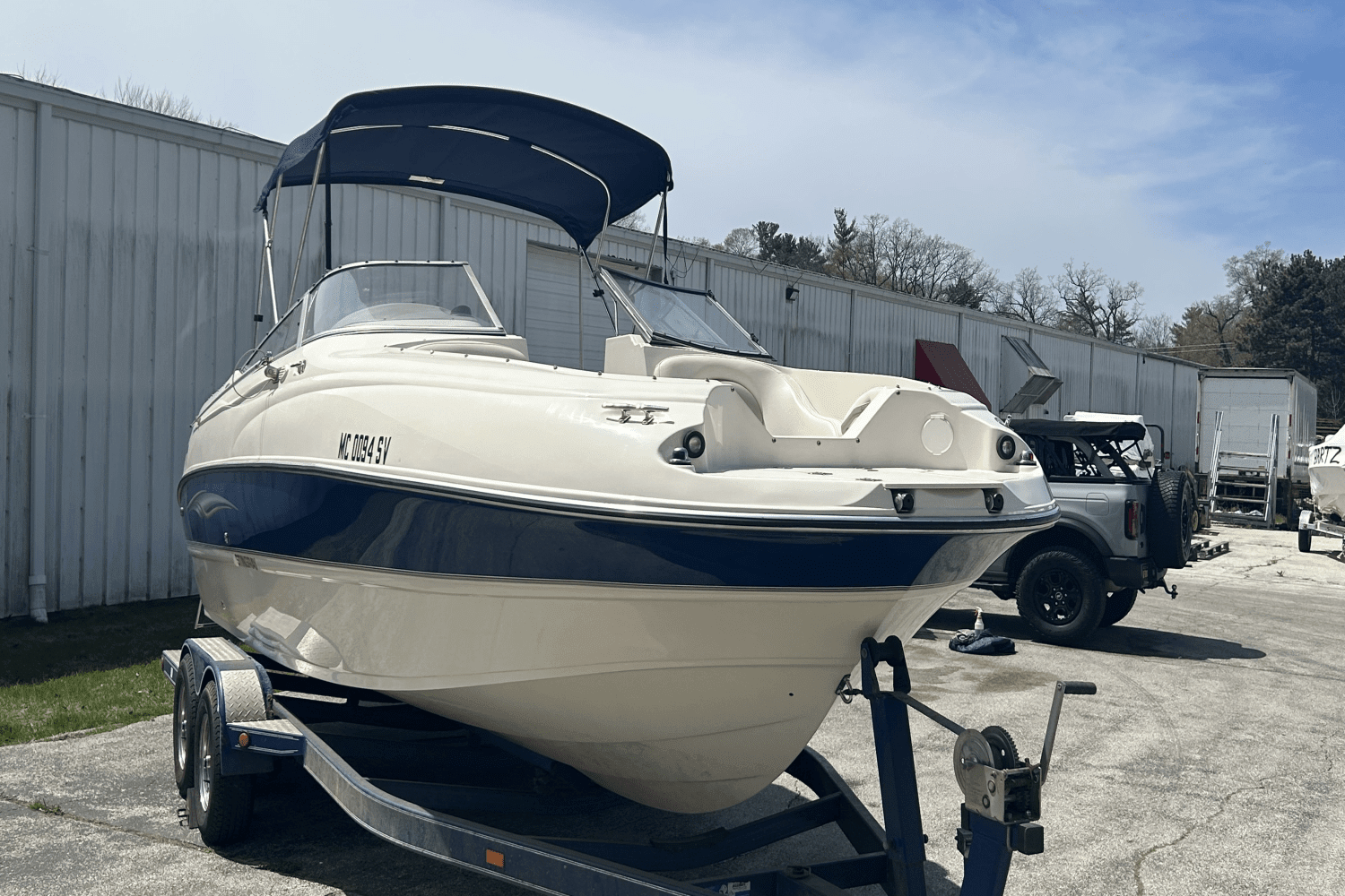 2004 Stingray
                                                             220 DR Image Thumbnail #3