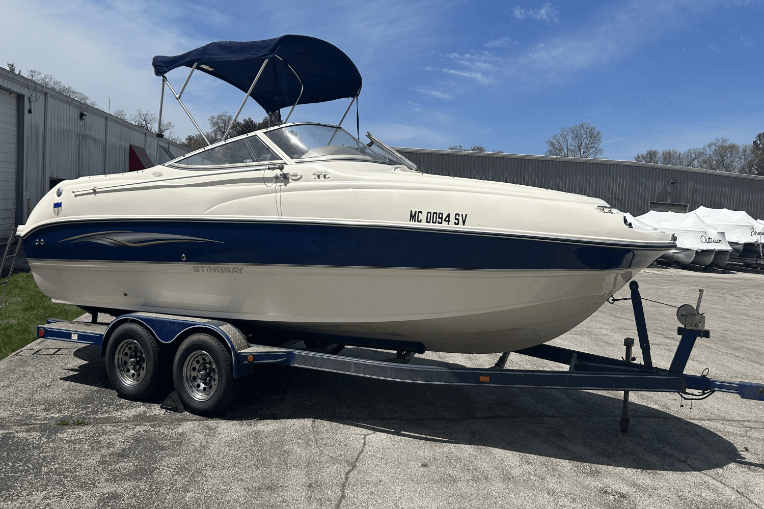 2004 Stingray
                                                             220 DR Image Thumbnail #5