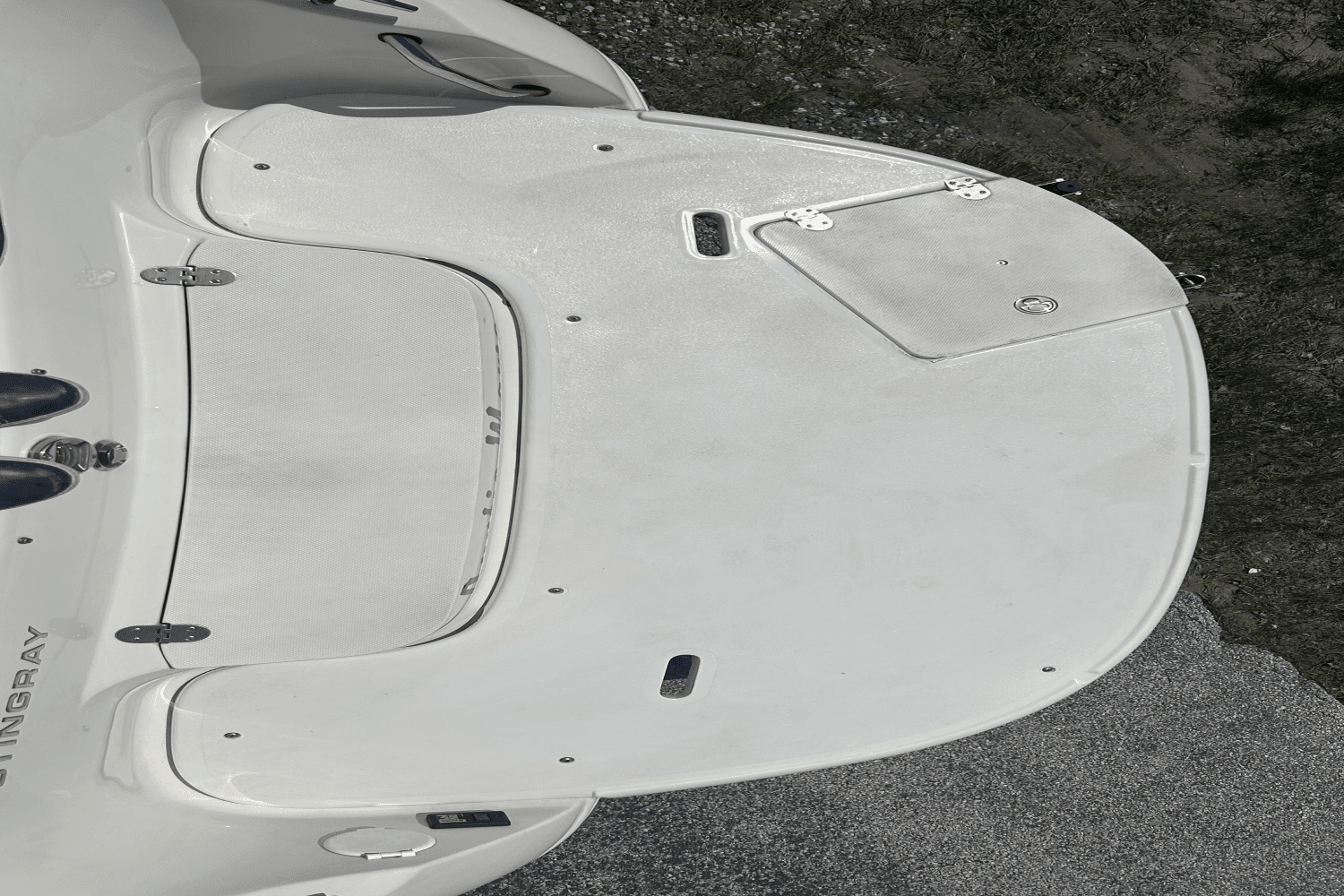 2004 Stingray
                                                             220 DR Image Thumbnail #10