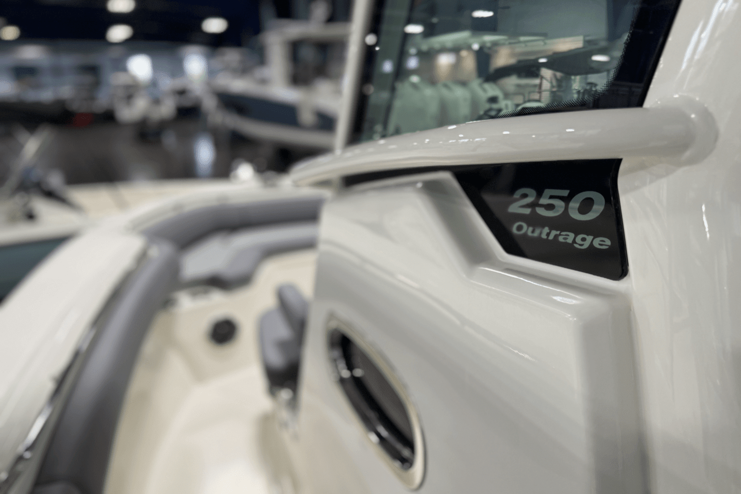 2025 Boston Whaler 250 Outrage Image Thumbnail #15